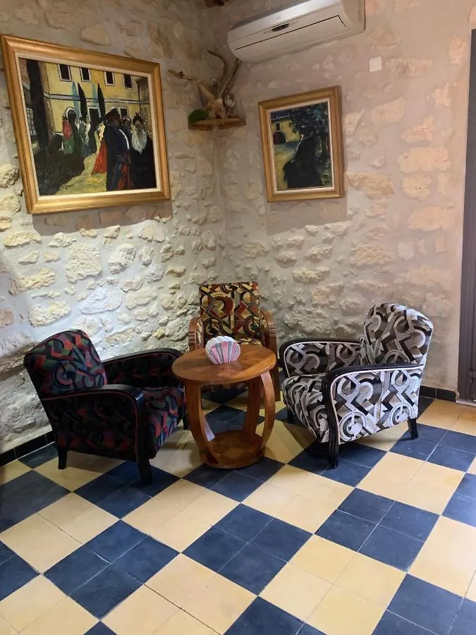 Logis Hotel Restaurant Hostellerie De La Tour Фонвьей